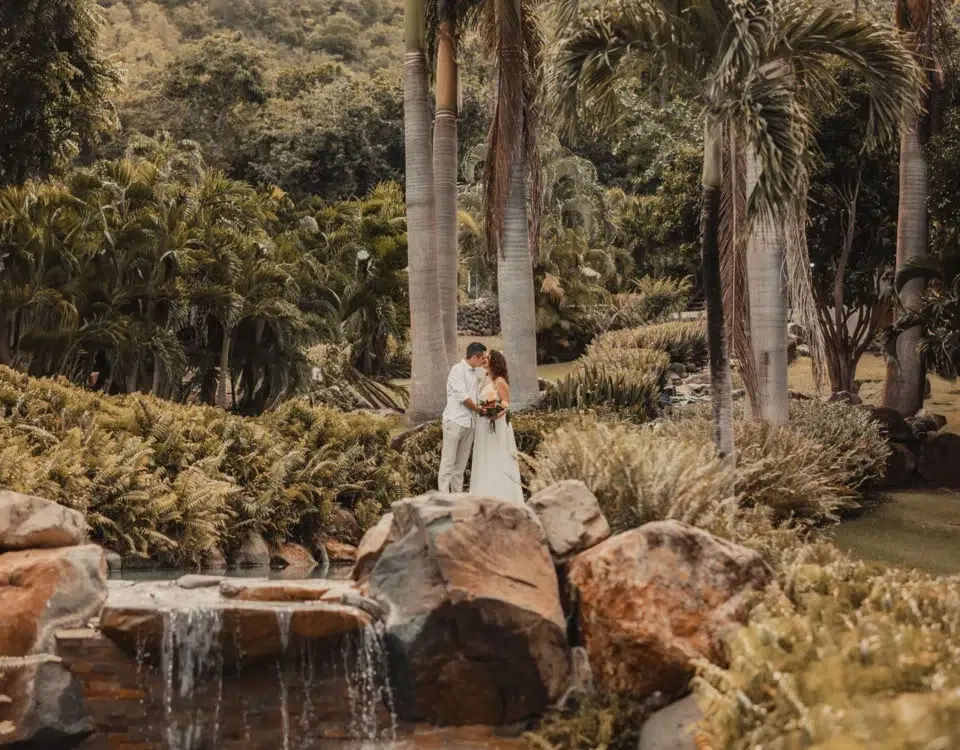 Mariage de Laetitia et Thomas sur la plage de Grand-Case - Saint-Martin, Île des Antilles françaises