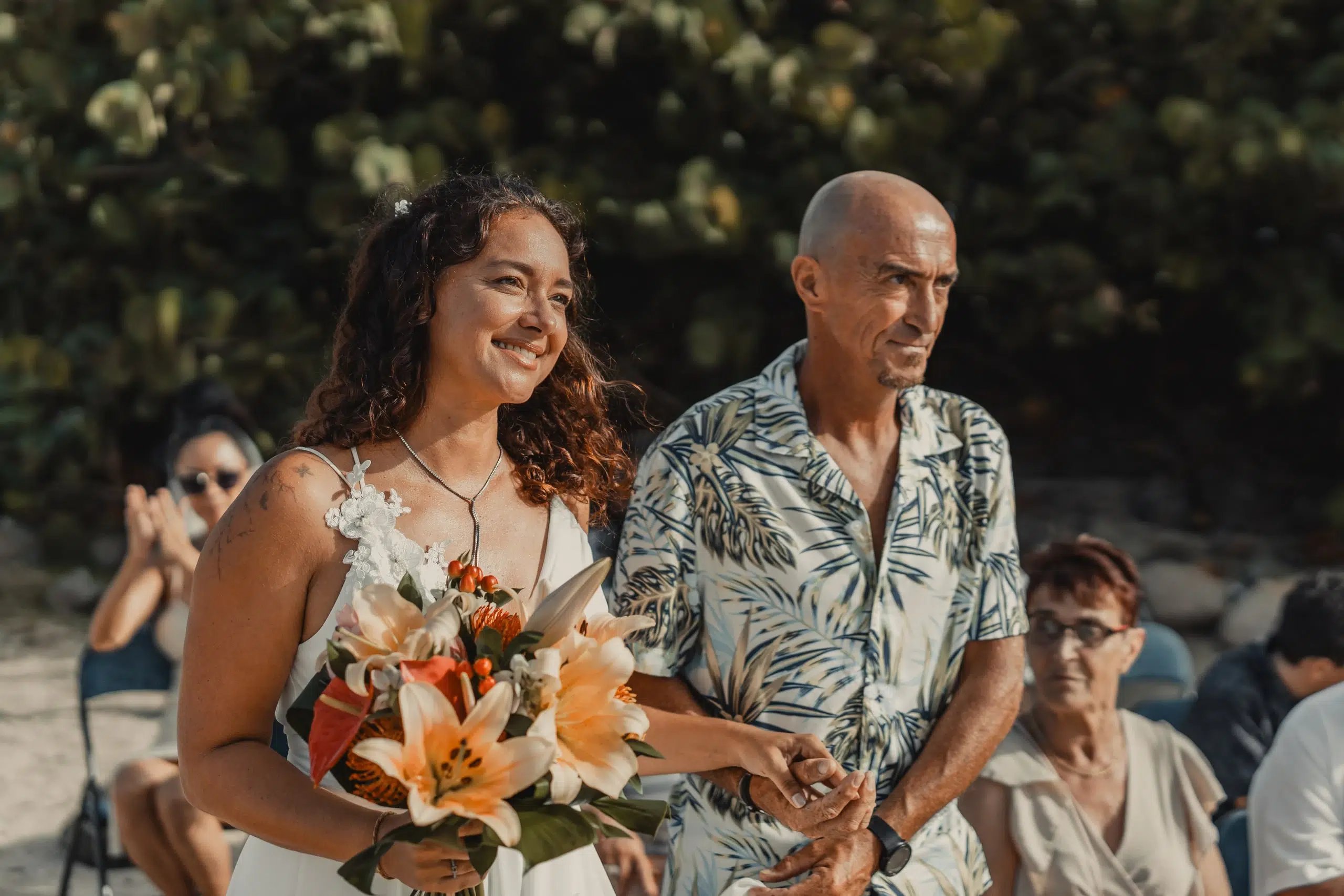 Mariage de Laetitia et Thomas sur la plage de Grand-Case - Saint-Martin, Île des Antilles françaises