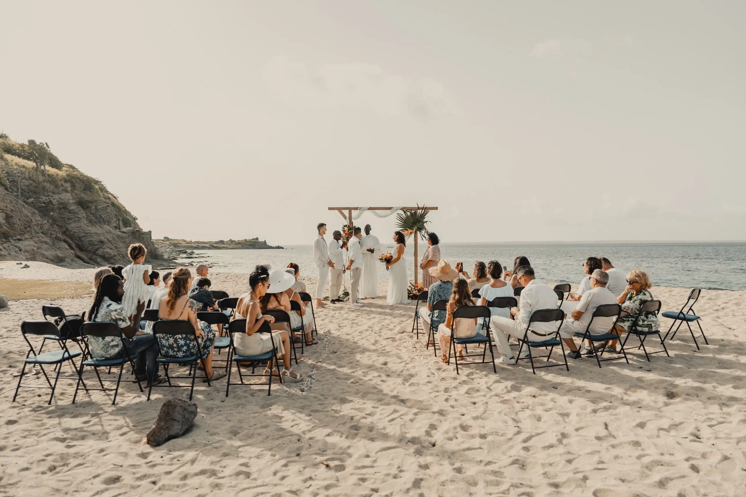 Mariage de Laetitia et Thomas sur la plage de Grand-Case - Saint-Martin, Île des Antilles françaises