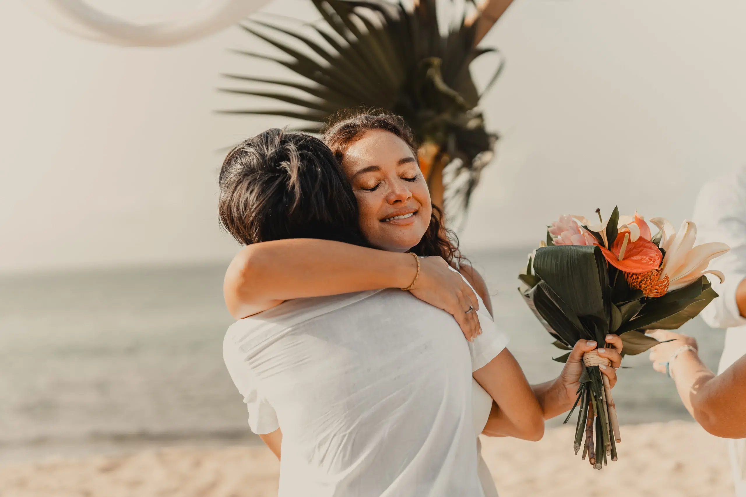 Mariage de Laetitia et Thomas sur la plage de Grand-Case - Saint-Martin, Île des Antilles françaises