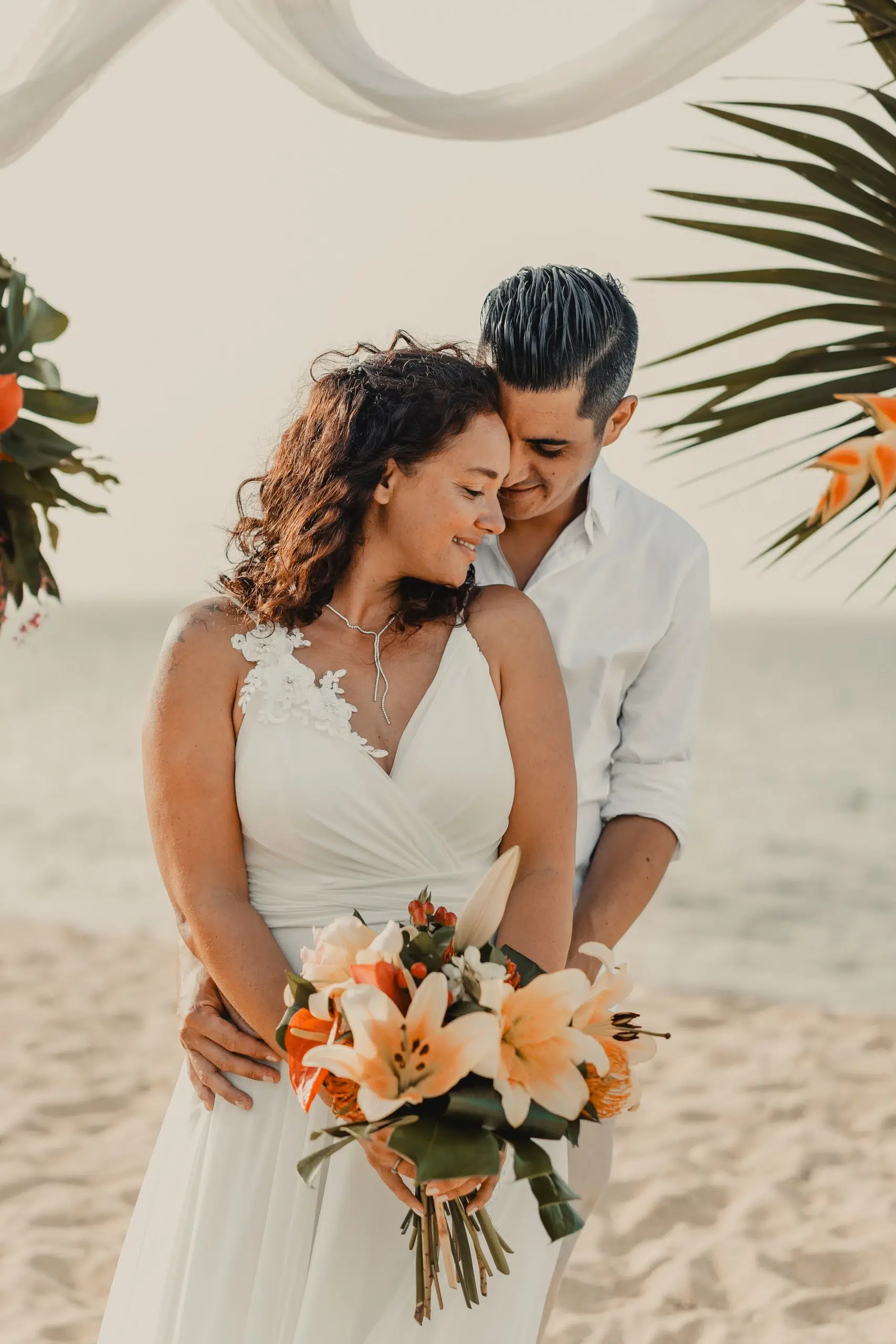 Mariage de Laetitia et Thomas sur la plage de Grand-Case - Saint-Martin, Île des Antilles françaises