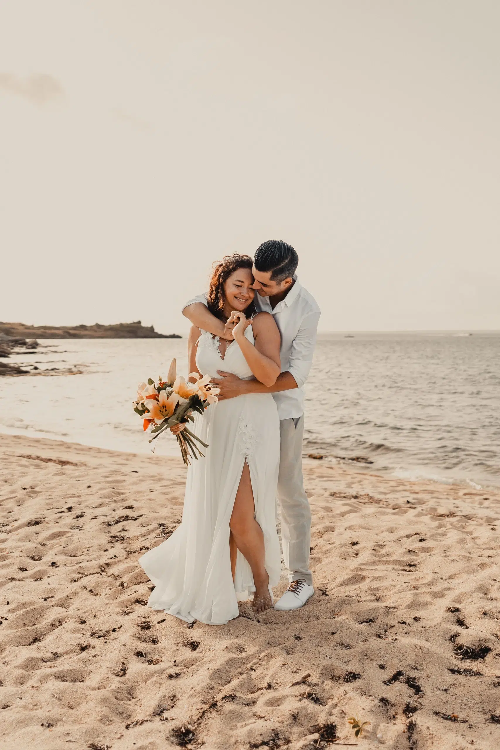 Mariage de Laetitia et Thomas sur la plage de Grand-Case - Saint-Martin, Île des Antilles françaises