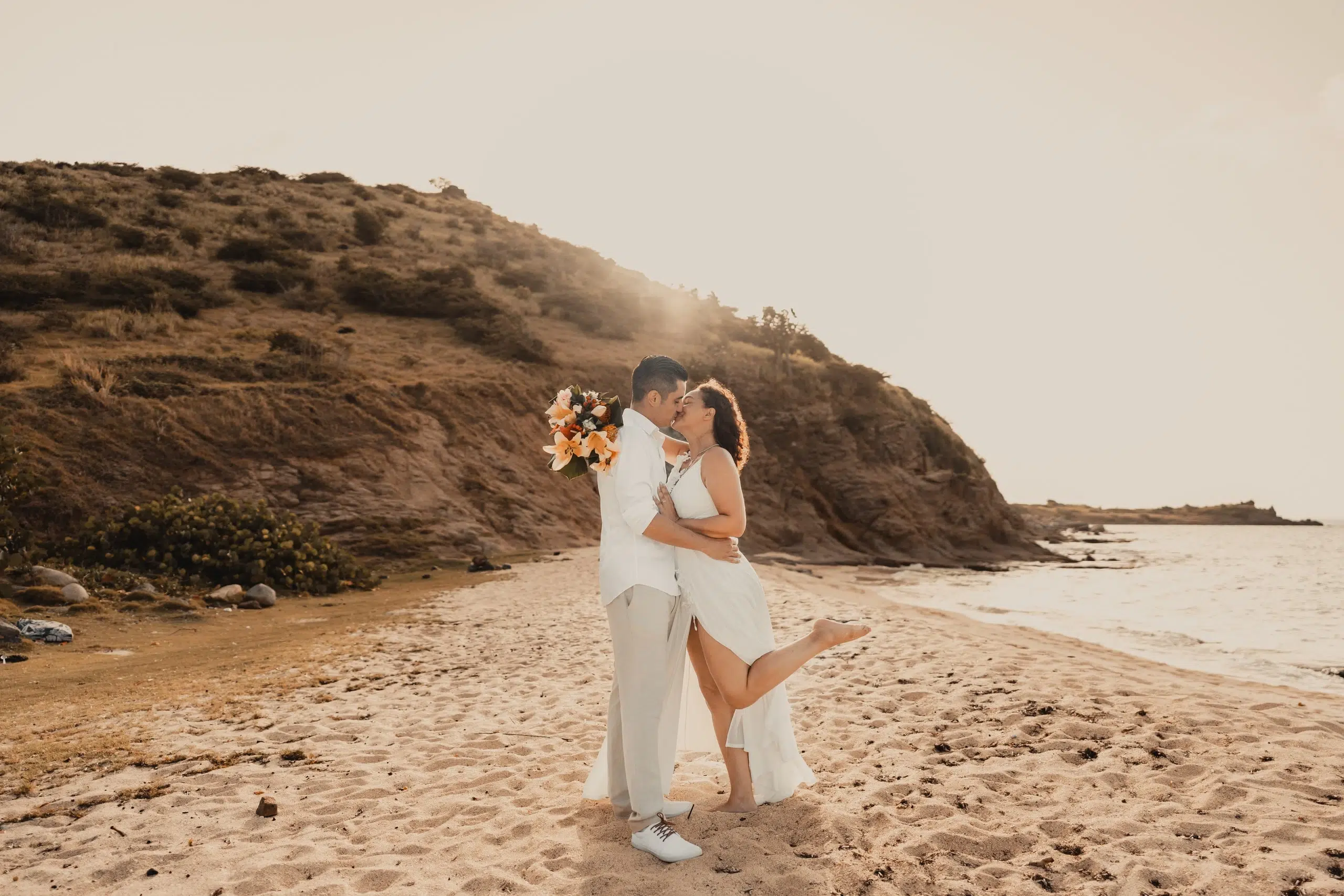 Mariage de Laetitia et Thomas sur la plage de Grand-Case - Saint-Martin, Île des Antilles françaises