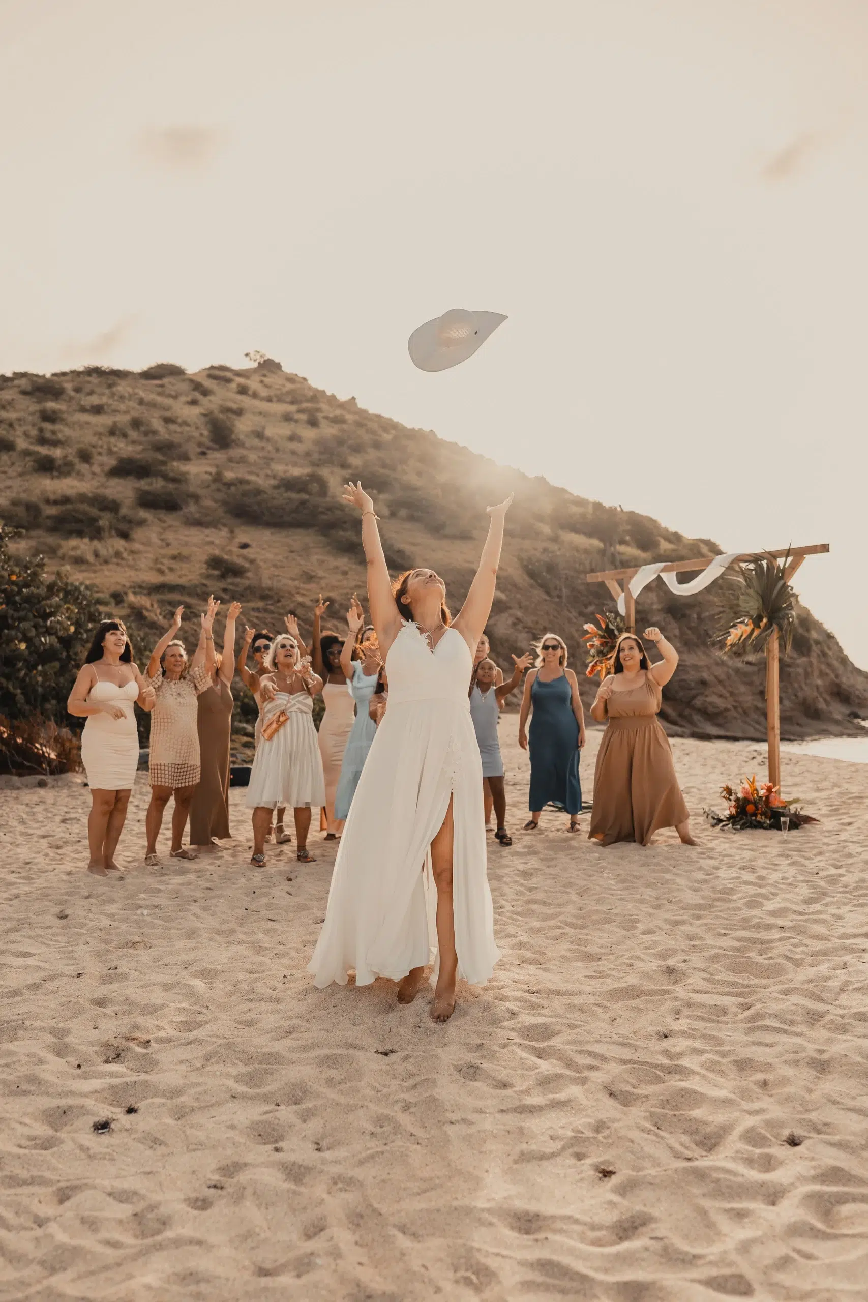 Mariage de Laetitia et Thomas sur la plage de Grand-Case - Saint-Martin, Île des Antilles françaises