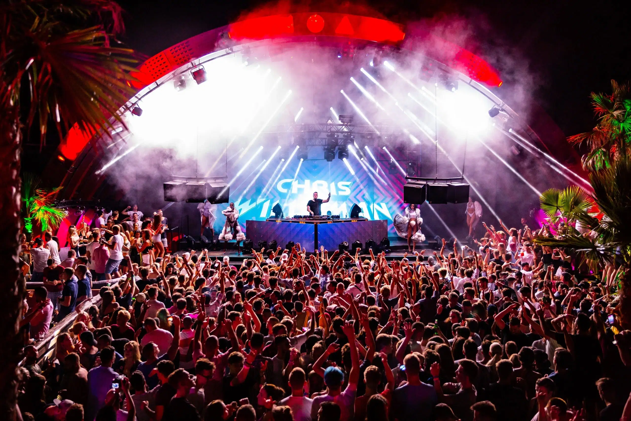 Reportage photo du DJ Chris Willsman au Noa Beach Club - Novalja, Croatie