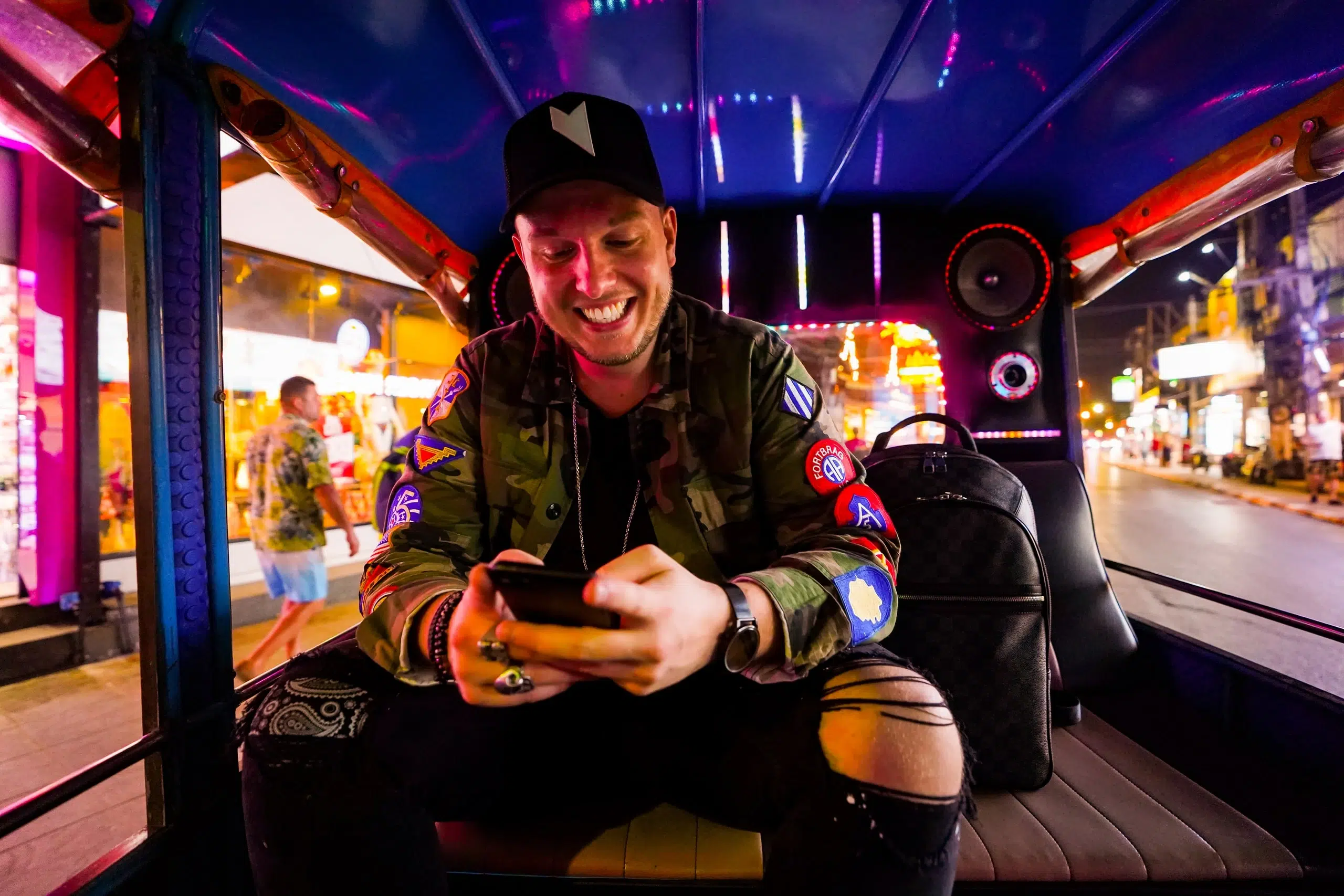 Reportage photo du DJ Chris Willsman à L’Illuzion - Phuket, Thaïlande