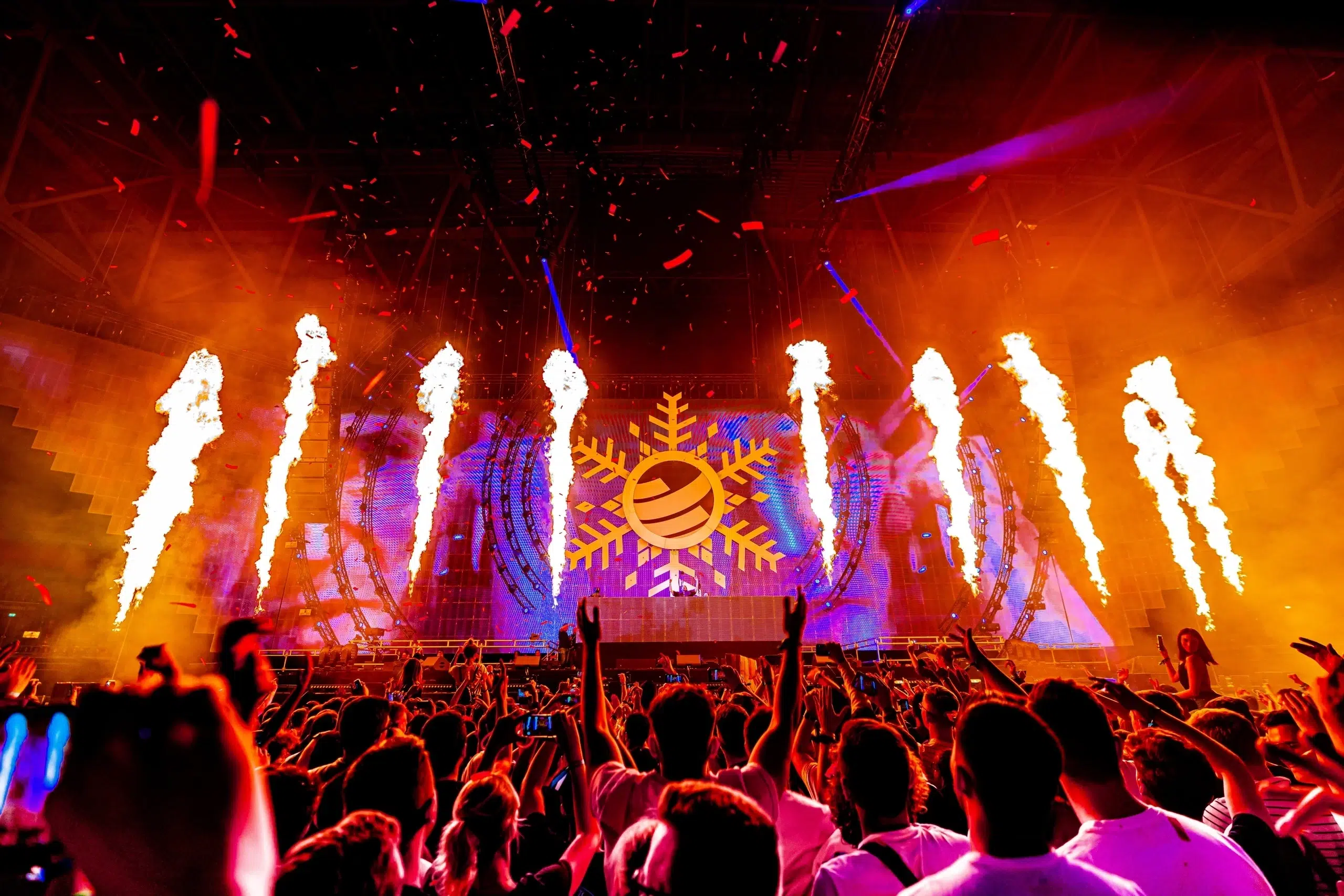 Reportage photo du DJ Steve Aoki au World Club Dome Festival - Francfort, Allemagne