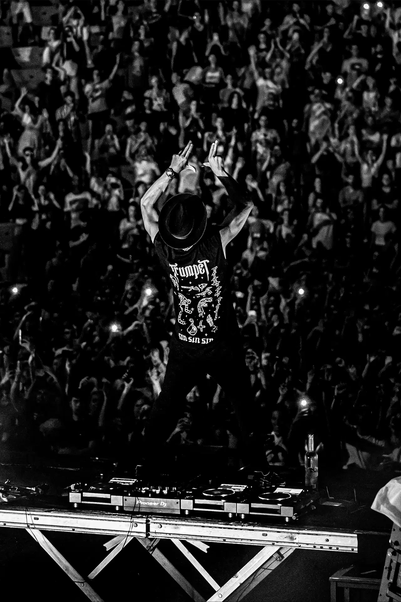 Reportage photo du DJ Timmy Trumpet au Positiv Festival - Orange, Vaucluse, Provence-Alpes-Cote d’Azur