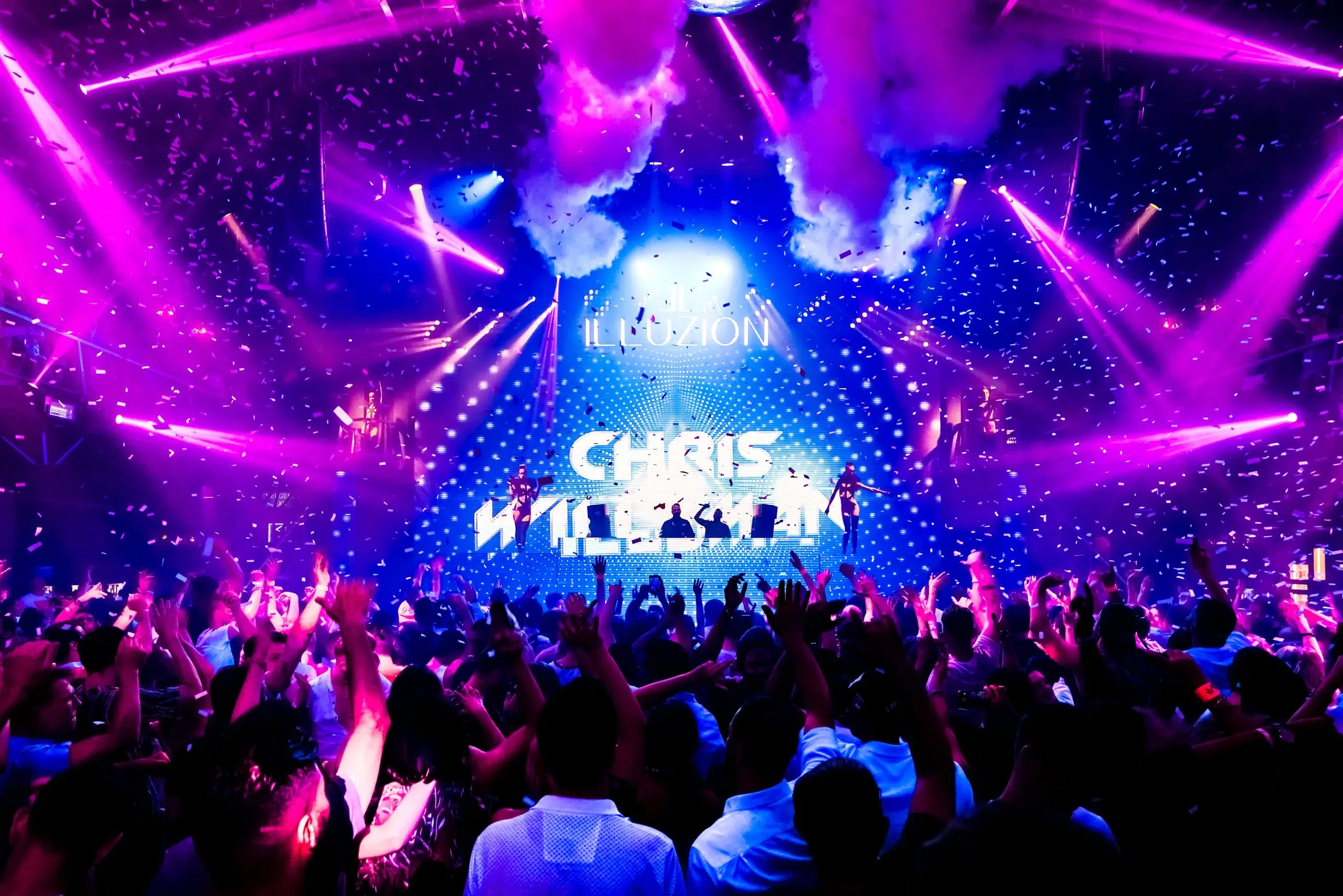 Reportage photo du DJ Chris Willsman à L’Illuzion - Phuket, Thaïlande