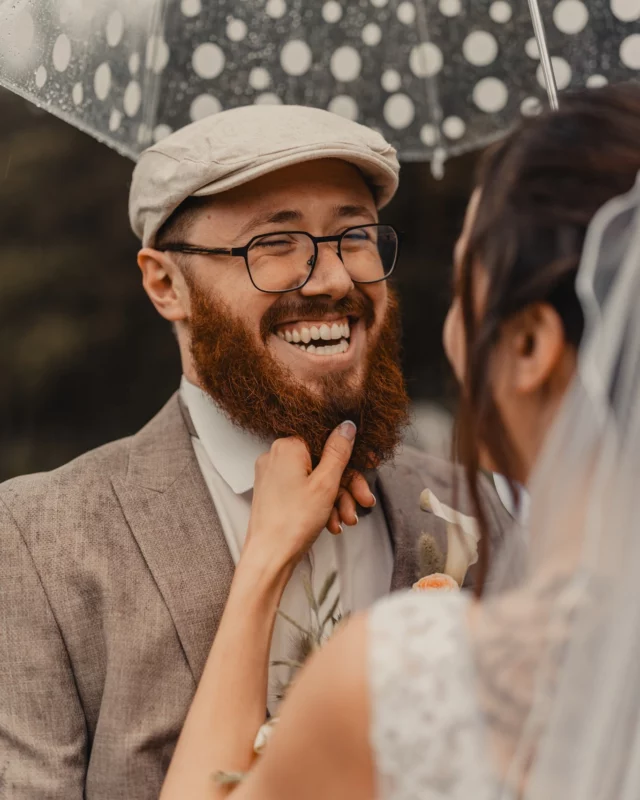 Malgré une pluie battante, rien n’a entaché la magie du mariage de Clara et Jérémy à la Bergerie Lémalou 'Bin. ✨ Grâce à la sublime déco réalisée par leurs parents et une ambiance survoltée sur la piste de danse, cette journée restera gravée comme un pur moment de bonheur et de partage ! 💃🎶
•
Mariage de Clara et Jeremy - Orbey, Haut-Rhin, Alsace
•
•
Crédits : @shutter.punch
Matériel : @sony.france
•
•
www.shutterpunch.com
•
•
•
#mariage #wedding #mariage2026 #mariés #marié #mariée #photomariage #photographemariage #photographer #weddingphotographer #weddingphotography #weddingmoody #realwedding #lamarieeauxpiedsnus #mariagenet  #alsace #photographealsace #photographemariagealsace #mariagealsace #photographemariagefrance #instawedding #moody #elopment #elopmentphotographer #mariagederêve #sinspirersemarier #orbey #alsace