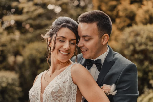 Marjorie & Cyril ont célébré leur amour au Domaine de Chaletang, entre éclaircies, rires et douceur. Un mariage authentique et chaleureux, sublimé par la beauté du cadre naturel. 🌿
•
Mariage de Marjorie et Cyril au Domaine de Chaletang, Semamagny - Territoire de Belfort,  Franche-Comté
•
•
Crédits : @shutter.punch
Matériel : @sony.france
•
•
www.shutterpunch.com
•
•
•
#mariage #wedding #mariage2026 #mariés #marié #mariée #photomariage #photographemariage #photographer #weddingphotographer #weddingphotography #weddingmoody #realwedding #lamarieeauxpiedsnus #mariagenet  #alsace #photographealsace #photographemariagealsace #mariagealsace #photographemariagefrance #instawedding #moody #elopment #elopmentphotographer #mariagederêve #sinspirersemarier #belfort #alsace